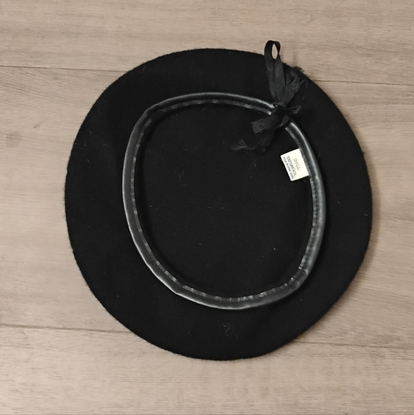Vintage 1970s 1980s Womens Black Beret Hat - Picture 2 of 4